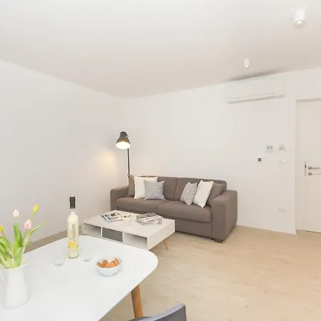 Appartement New Near 123 *