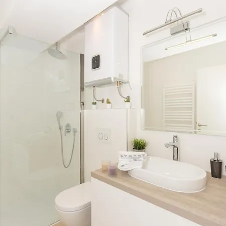 New Near 123 Appartement Split