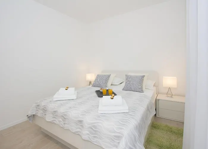 Apartment New Near 123 Split